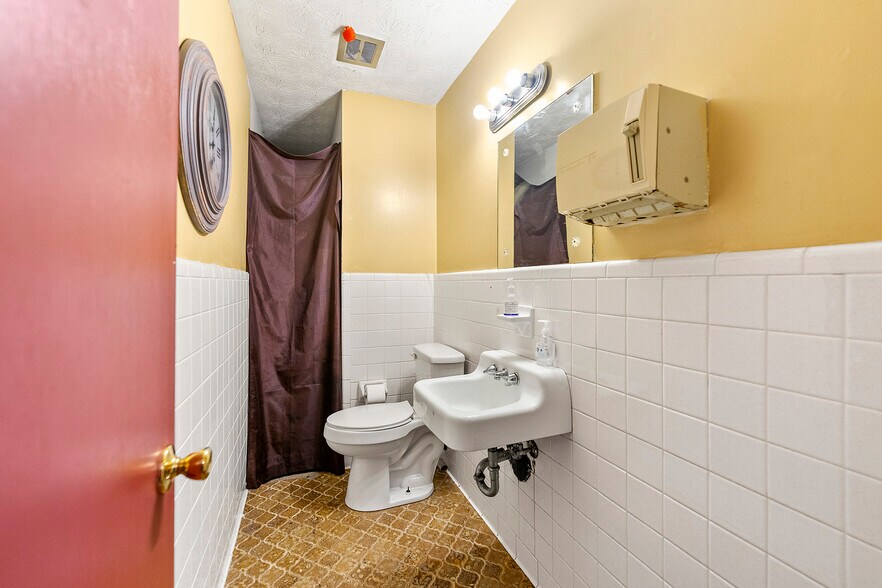 More Photos Of 4851 River Rd, Ellenwood Religious Facility For Sale