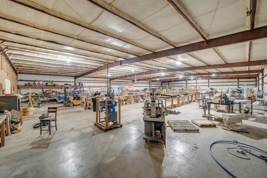 More Photos Of 1106 N 10th St, Winterset Flex For Sale