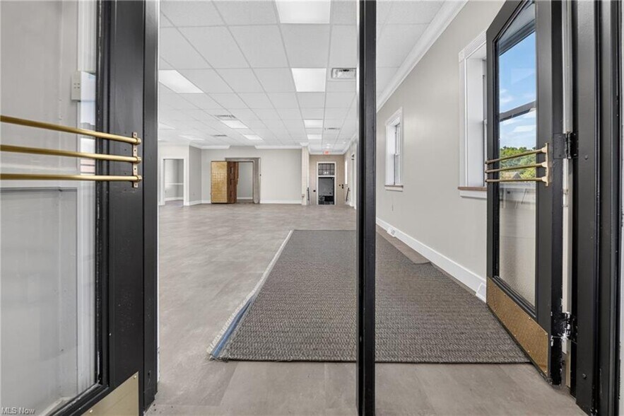 More Photos Of 4140 Market St, Youngstown Medical For Sale