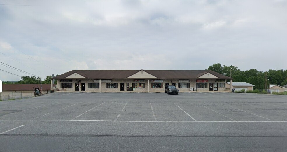 More Photos Of 1492 Main St, Catasauqua General Retail For Lease