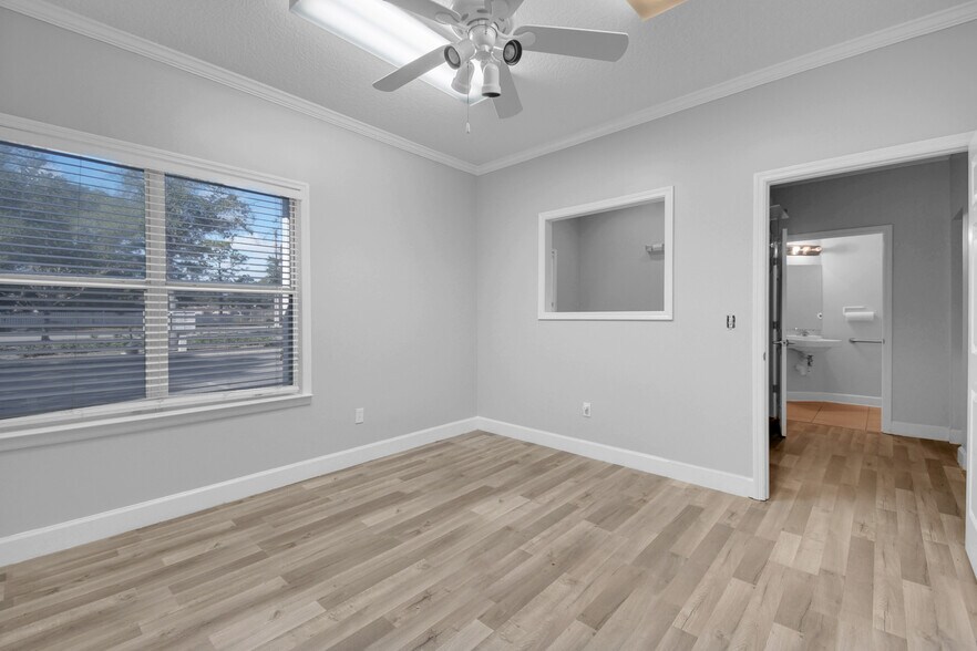 More Photos Of 9905 Old St Augustine Rd, Jacksonville Medical For Lease
