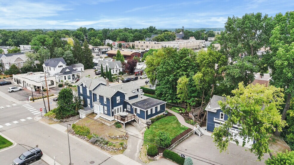 More Photos Of 371 Water St, Excelsior Hospitality For Sale