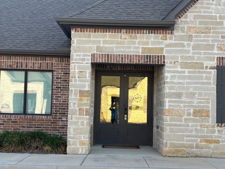 Primary Photo Of 4425 Plano Pky, Carrollton Medical For Lease