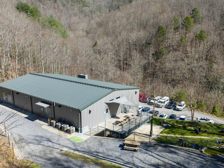 More Photos Of 95 Upstream Campus Trl, Sylva Schools For Sale