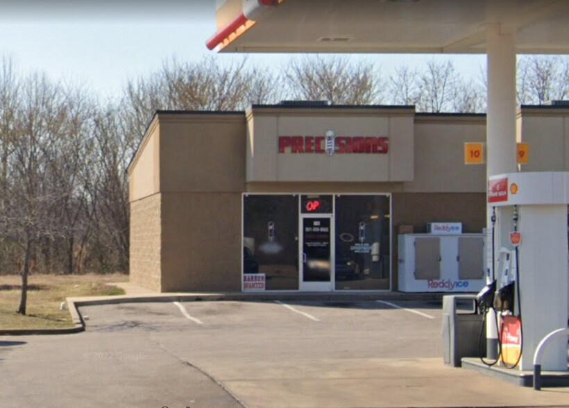 More Photos Of 4791 Hacks Cross Rd, Memphis Service Station For Lease