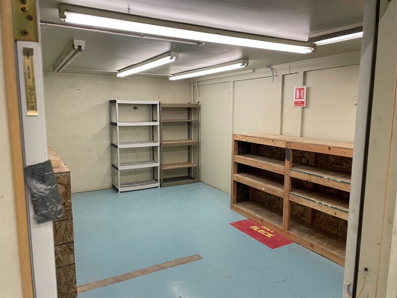 More Photos Of 795 9th St NW, Salem Manufacturing For Lease