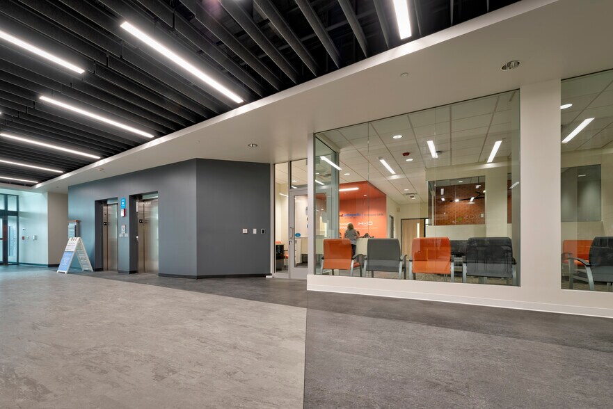 More Photos Of 7095 S Ballpark Dr, Franklin Office For Lease