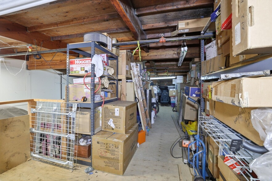 More Photos Of 580 Crespi Dr, Pacifica Warehouse For Sale