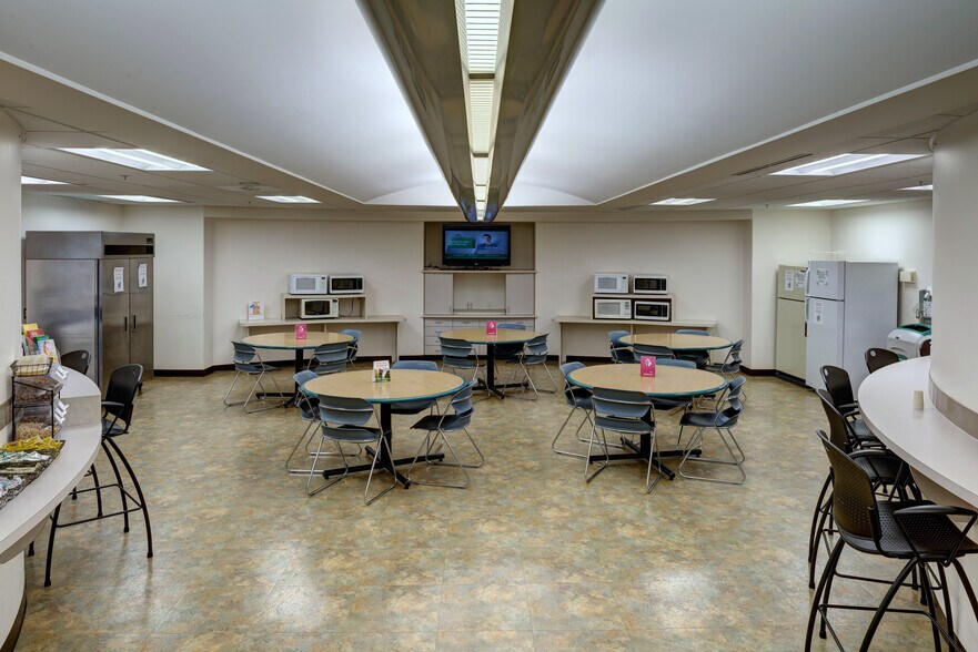 More Photos Of 67 W Michigan Ave, Battle Creek Office For Lease