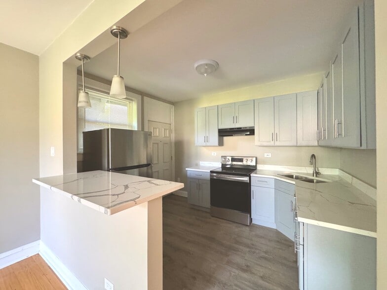 More Photos Of 7022 S Perry Ave, Chicago Multifamily For Sale