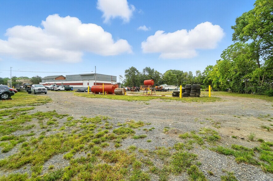 More Photos Of 603 S Broadway St, Dayton Warehouse For Sale