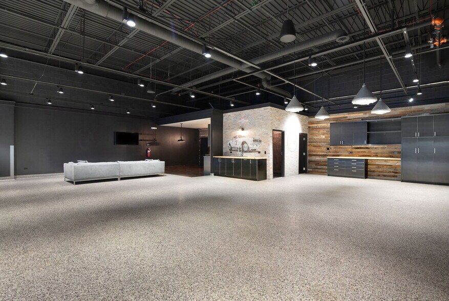 More Photos Of 1180-1198 Heather Dr, Lake Zurich Warehouse For Sale