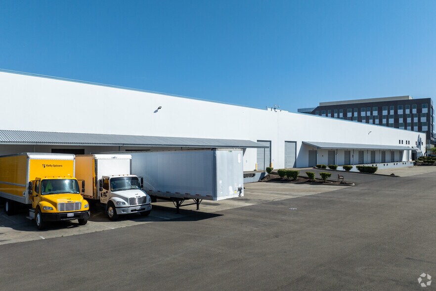 More Photos Of 1515-1525 Alvarado St, San Leandro Warehouse For Lease