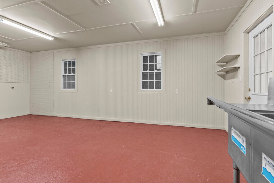 More Photos Of 4200 US-82 Hwy, Dawson Flex For Lease