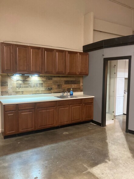 More Photos Of 23261 Del Lago Dr, Laguna Hills Light Manufacturing For Lease