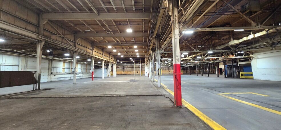 More Photos Of 18513 Euclid Ave, Cleveland Industrial For Sale