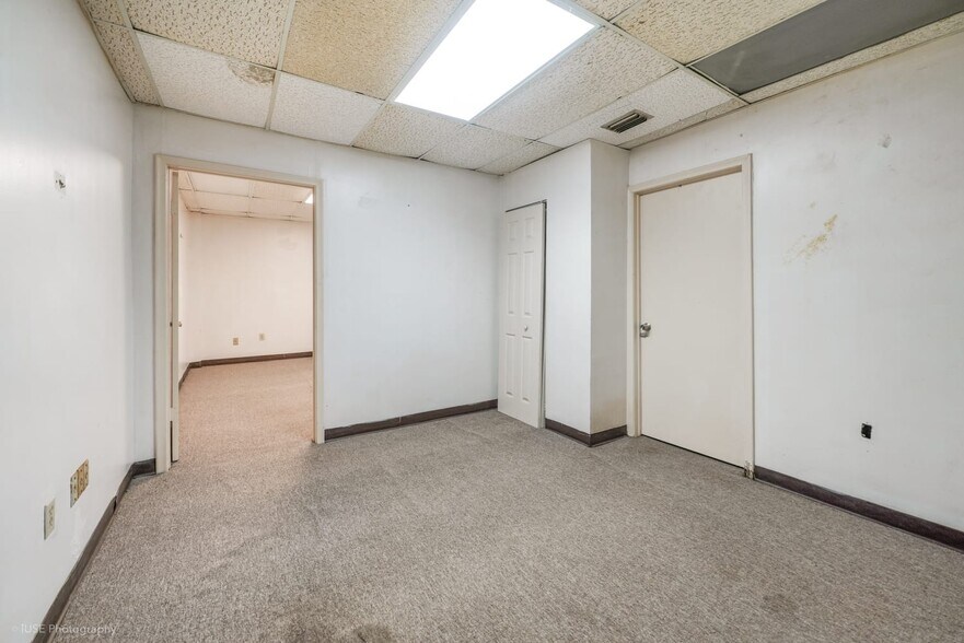 More Photos Of 1651 W 37th St, Hialeah Warehouse For Sale