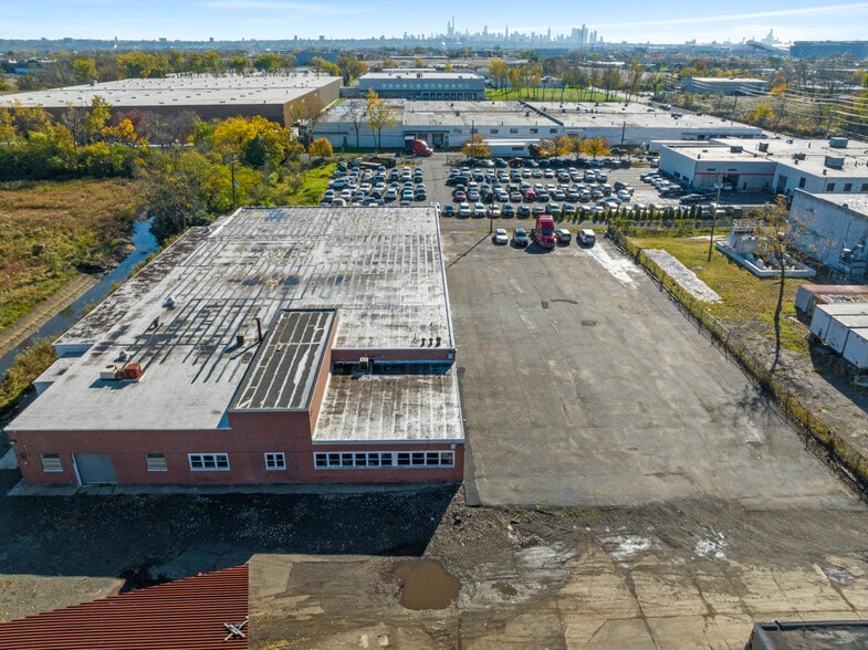 More Photos Of 415 14th St, Carlstadt Warehouse For Lease