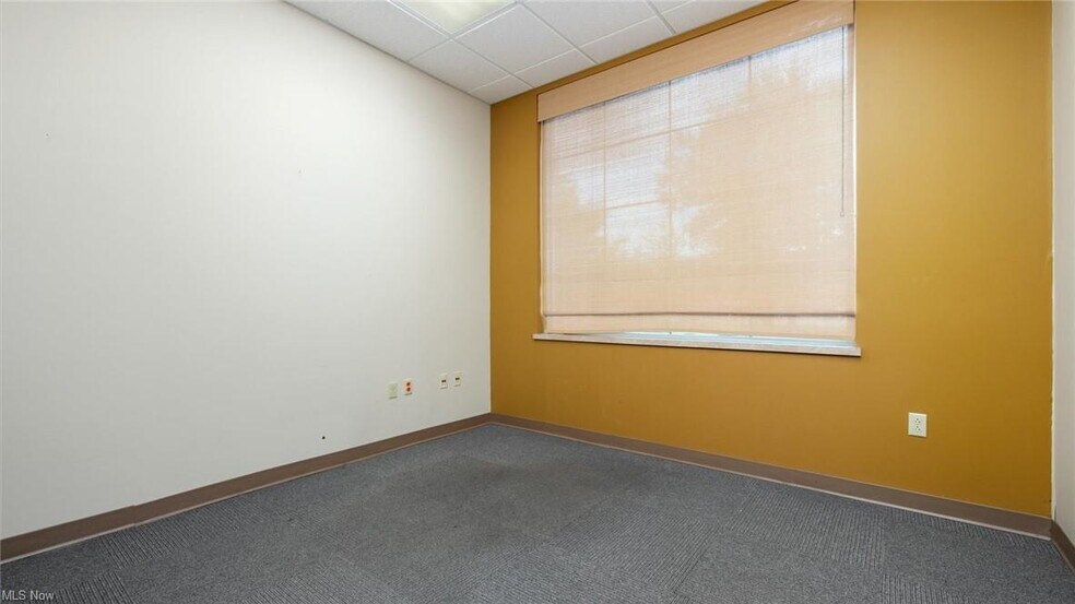 More Photos Of 61246 Southgate Rd, Cambridge Medical For Sale