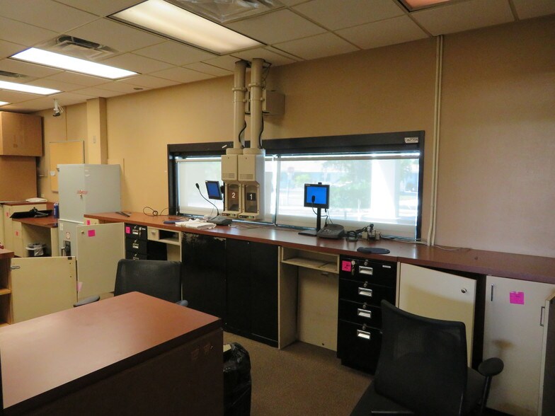 More Photos Of 300 E Dania Beach Blvd, Dania Bank For Lease