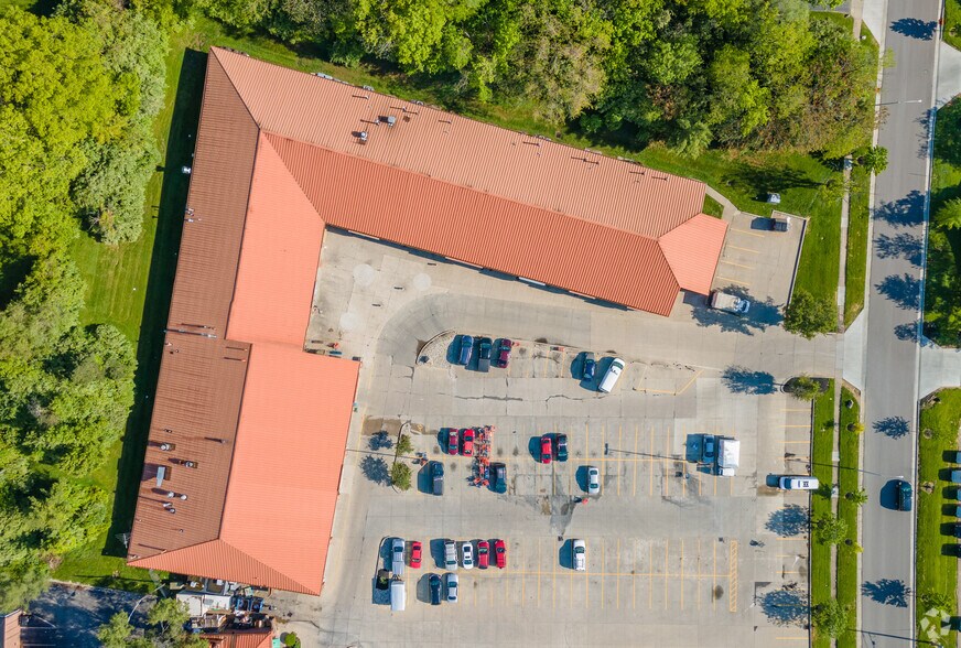 More Photos Of 280-316 Northland Blvd, Springdale Storefront For Sale