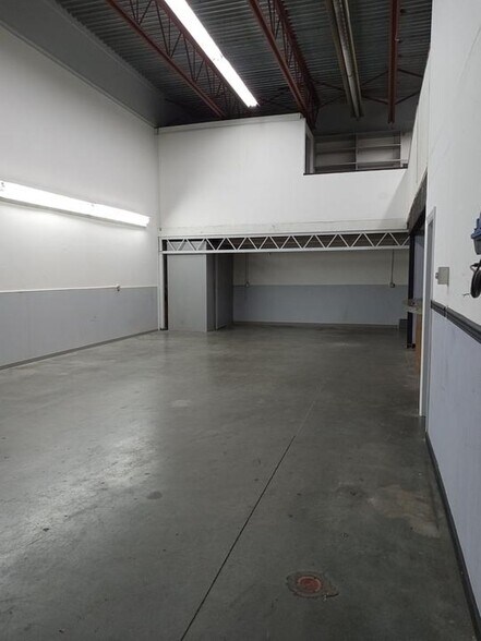More Photos Of 13325 115th Ave, Surrey Light Manufacturing For Lease