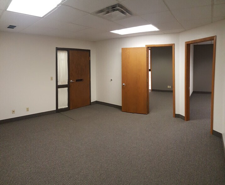 More Photos Of 629 S Minnesota Ave, Sioux Falls Office For Sale