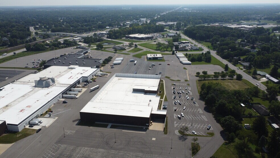 More Photos Of 3701 Main St, Elkhart Industrial For Lease