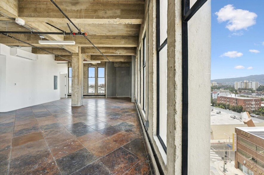 More Photos Of 5500-5528 Wilshire Blvd, Los Angeles Office For Lease