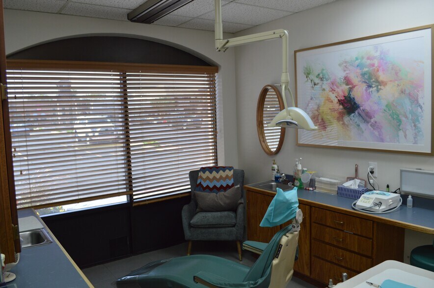 More Photos Of 9455 S Union Sq, Sandy Storefront Retail Office For Sale