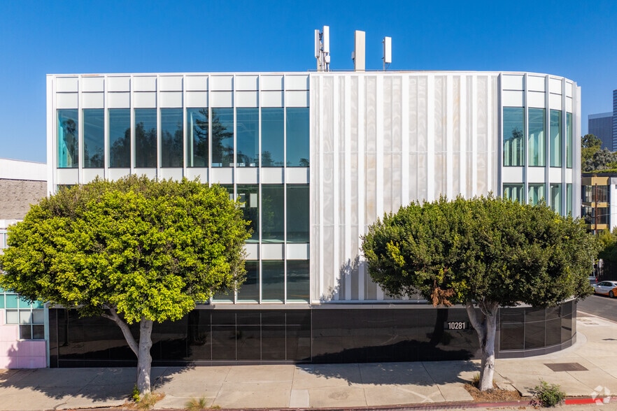 More Photos Of 10281 W Pico Blvd, Los Angeles Office For Sale