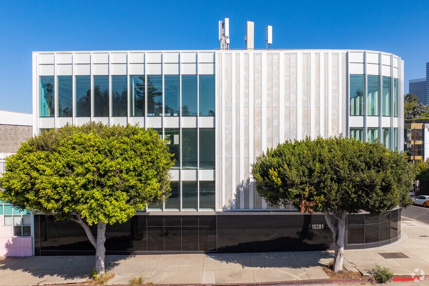 More Photos Of 10281 W Pico Blvd, Los Angeles Office For Lease