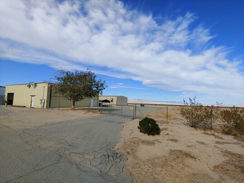 More Photos Of 6001 Curtis Pl, California City Warehouse For Sale