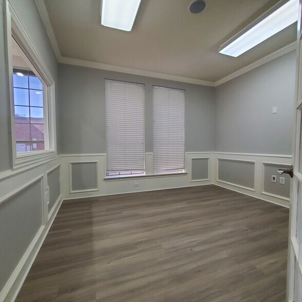 More Photos Of 401 Harwood Rd, Bedford Medical For Lease