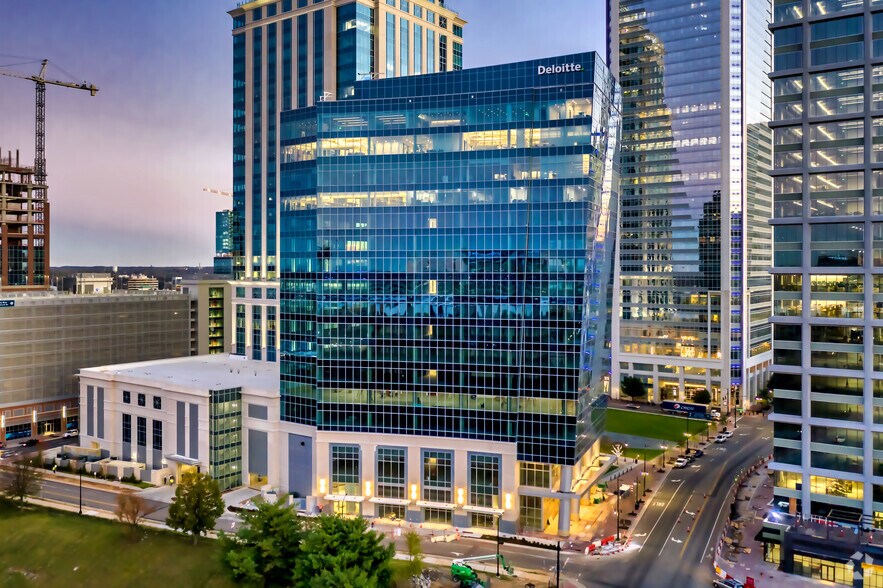 More Photos Of 650 S Tryon St, Charlotte Office For Lease