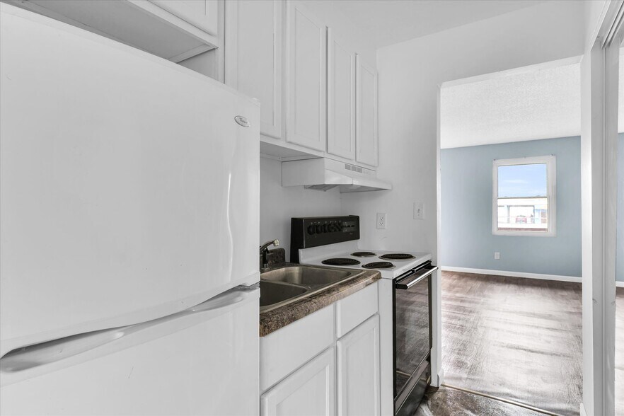 More Photos Of 1740 S Fairview Ave, Decatur Apartments For Sale