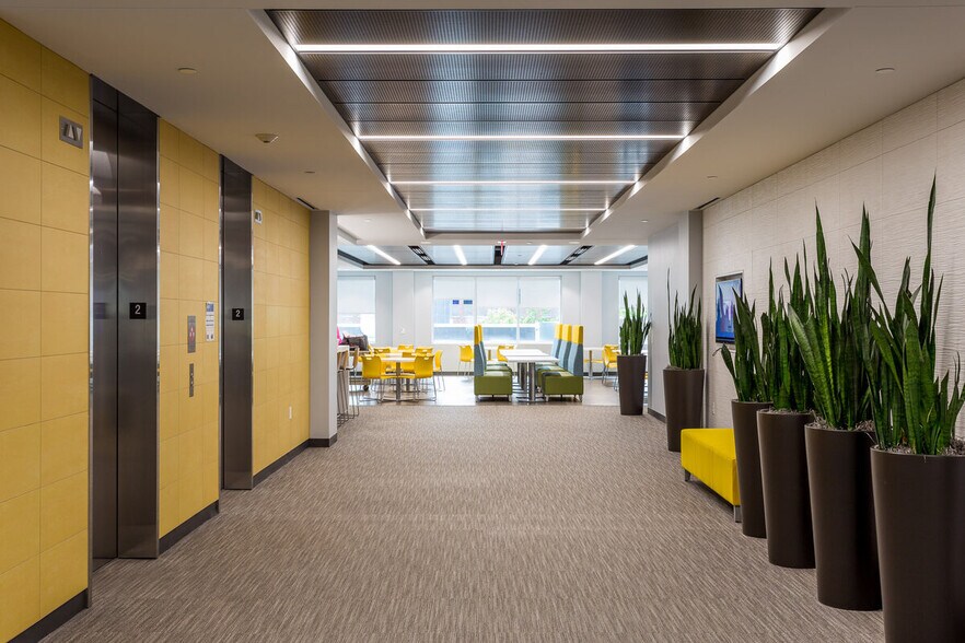 More Photos Of 658 S 4th St, Louisville Medical For Lease