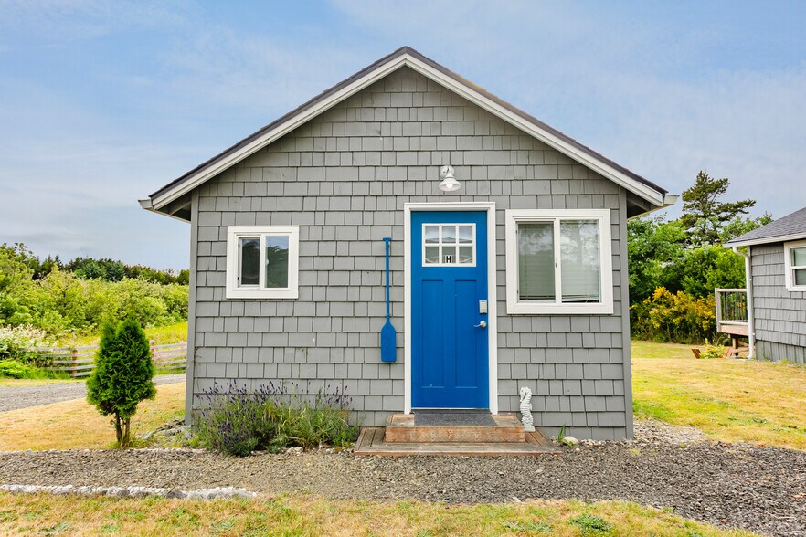 More Photos Of 2013 State Route 105, Grayland Hotel For Sale