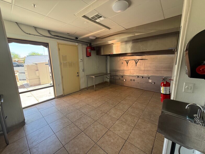 More Photos Of 16842 E Parkview Ave, Fountain Hills Restaurant For Lease