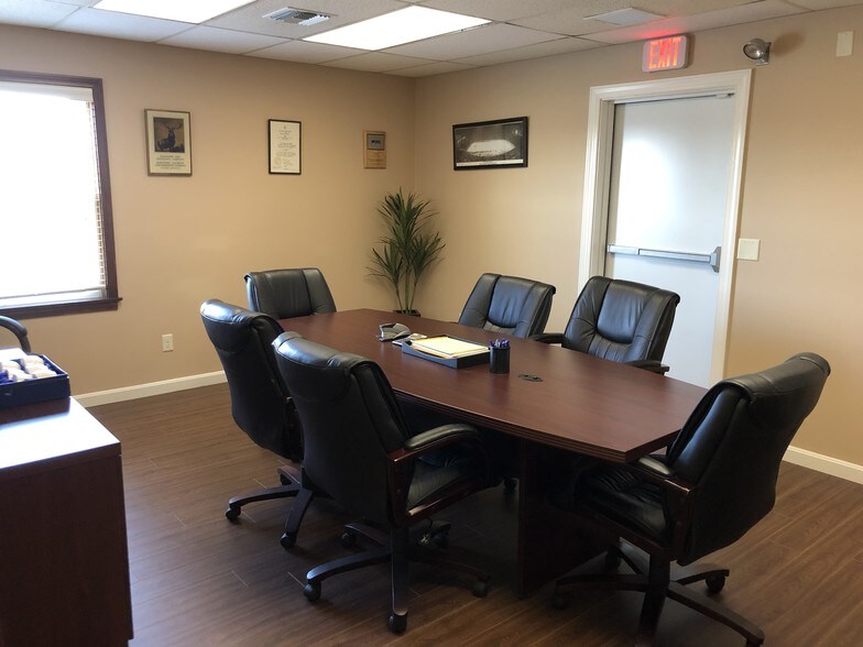 More Photos Of 120 Lavan St, Warwick Office For Lease