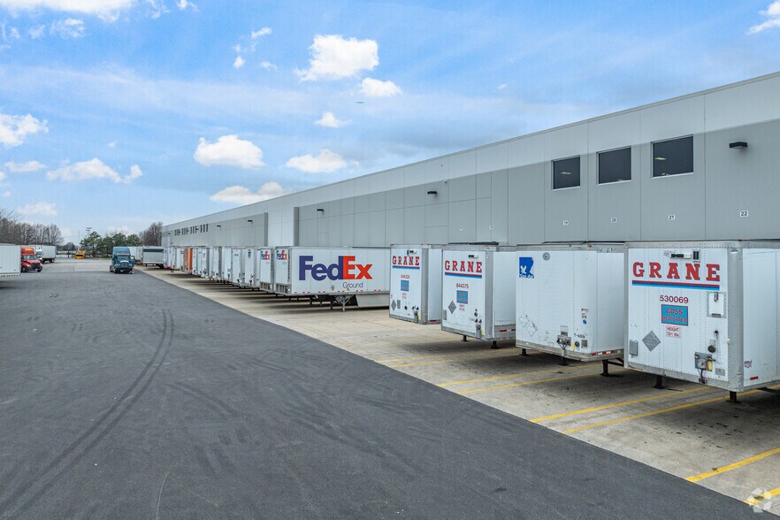 More Photos Of 3501 Corporate Dr, Joliet Manufacturing For Lease