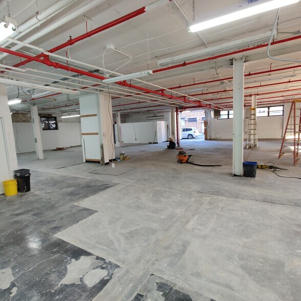 More Photos Of 3607 36th Ave, Long Island City Light Manufacturing For Lease