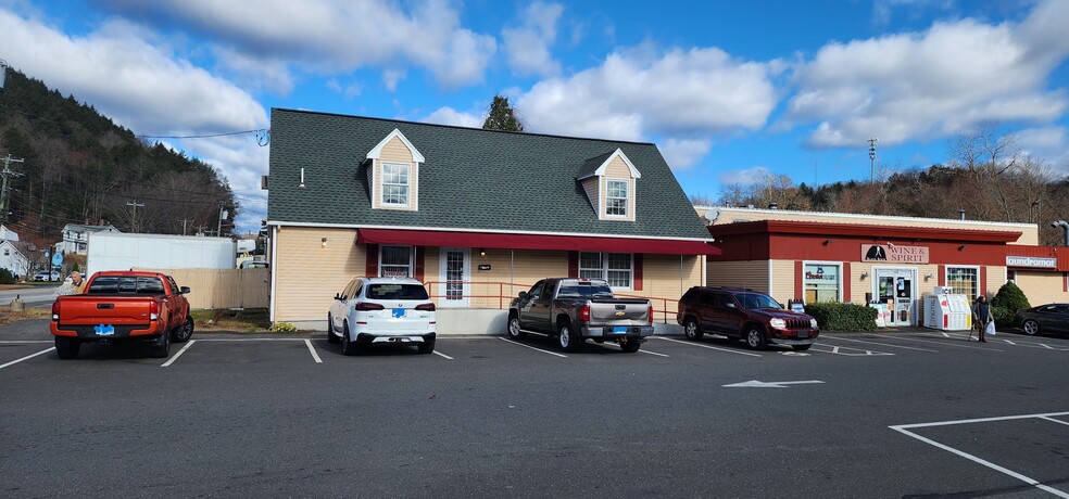 Primary Photo Of 19 Waterbury Rd, Thomaston Medical For Lease