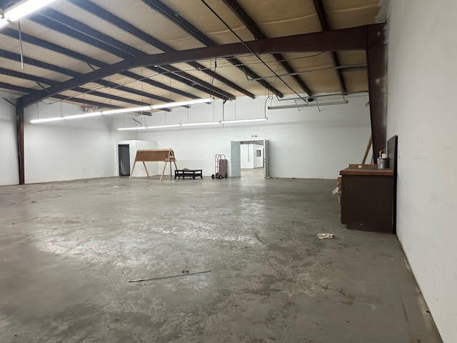 More Photos Of 899 Liberty St W, York Warehouse For Lease