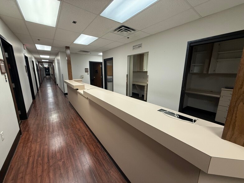 More Photos Of 3415 Golden Rd, Tyler Office For Sale
