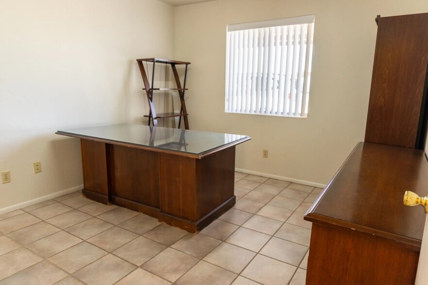 More Photos Of 6553 S Guano Rd, Eloy Warehouse For Sale