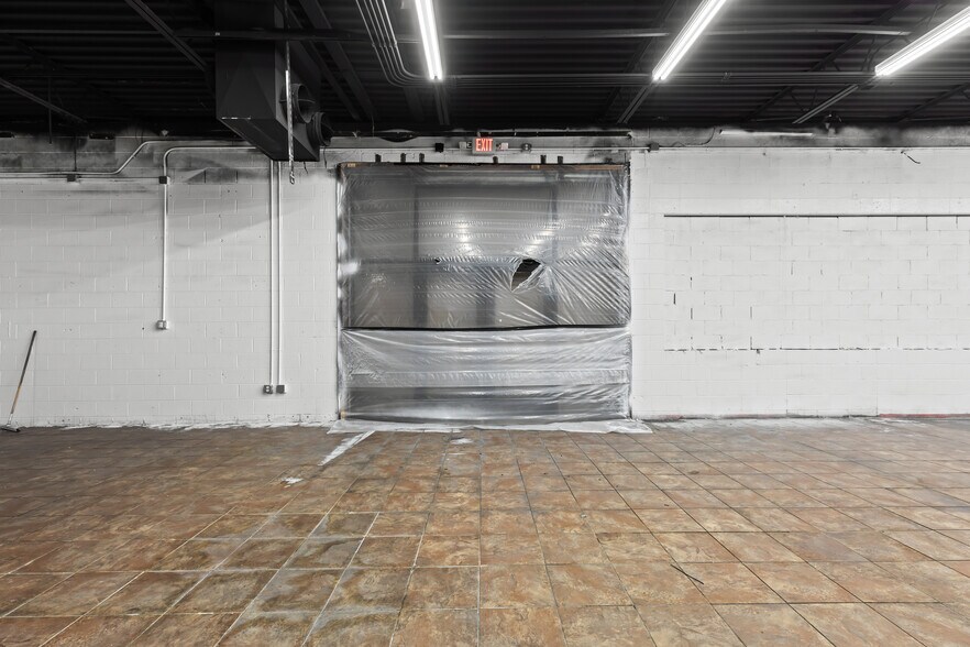 More Photos Of 192 S Main St, Mount Clemens Freestanding For Sale