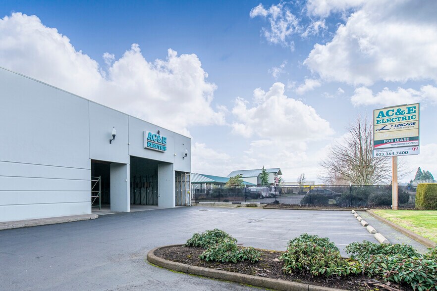 More Photos Of 3535 Del Webb Ave NE, Salem Warehouse For Lease