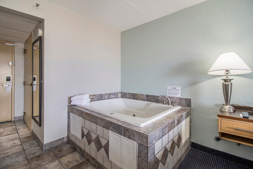 More Photos Of 1180 N Shore Dr, Mears Hospitality For Sale