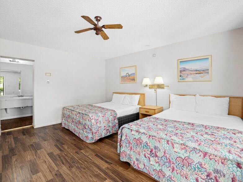 More Photos Of 145 S Main St, Richfield Hotel For Sale